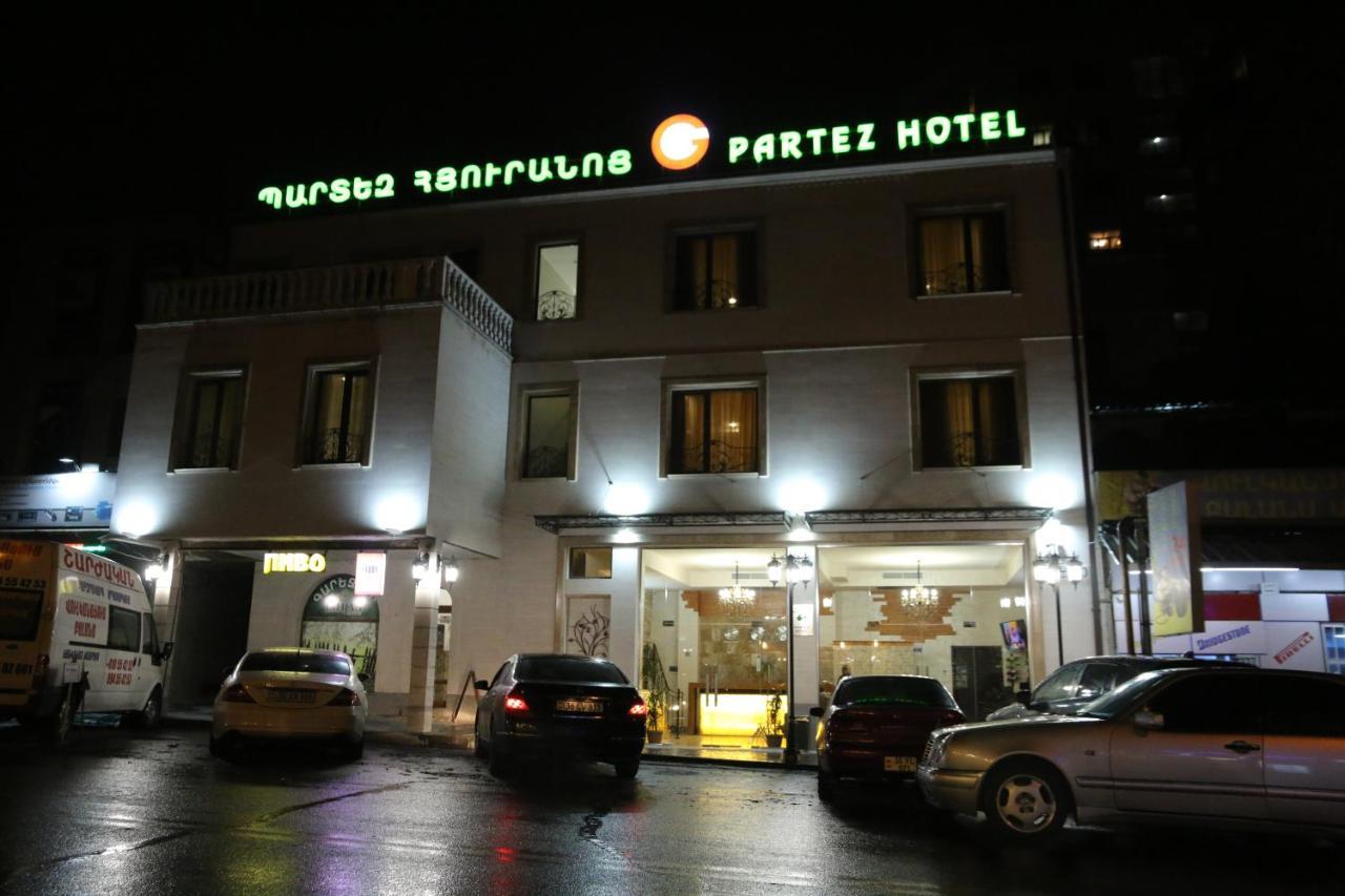 Partez Hotel Yerevan Exterior photo