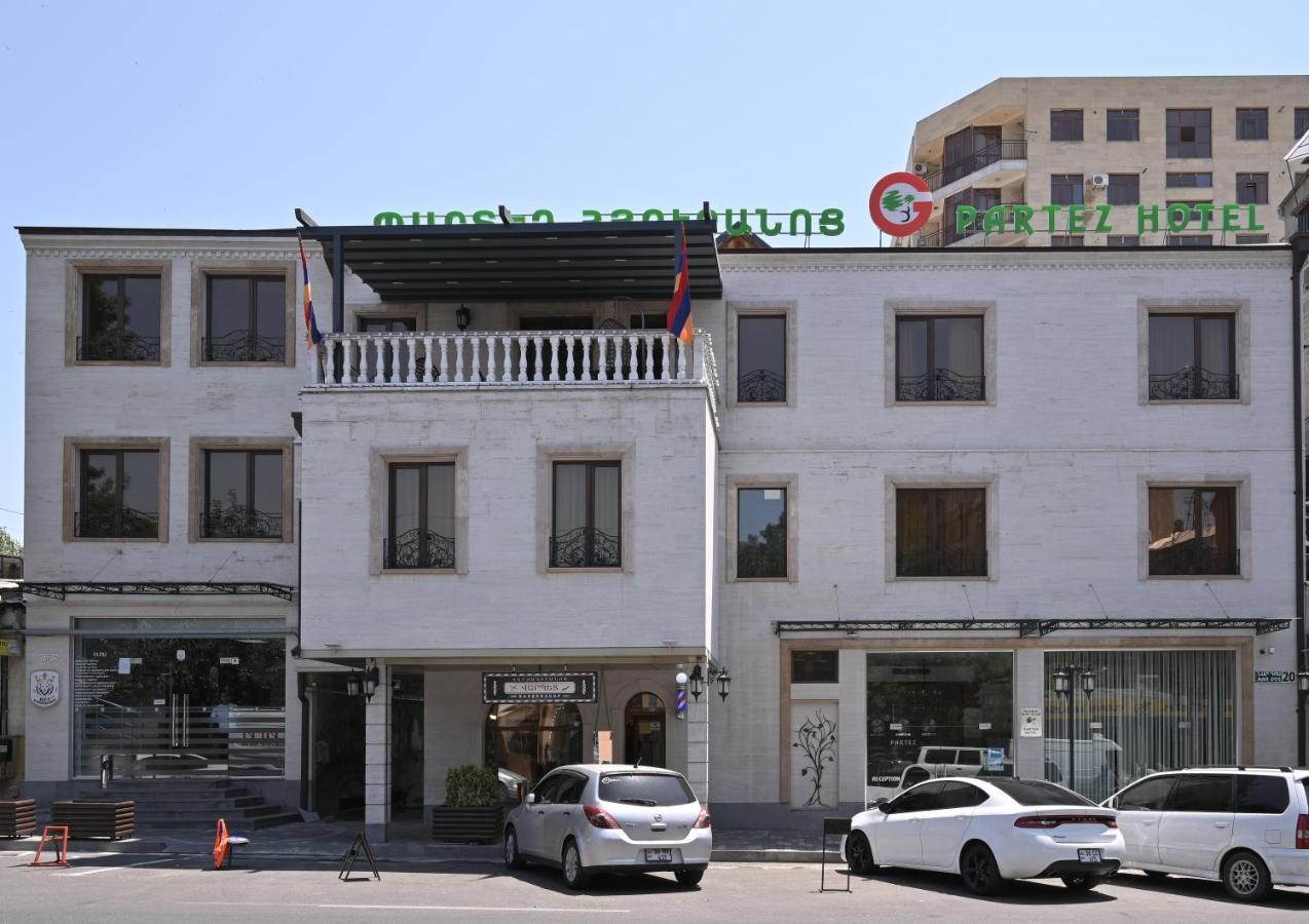 Partez Hotel Yerevan Exterior photo